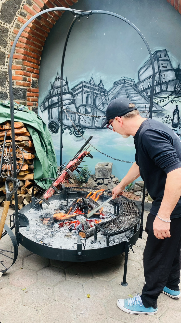 La tradición de la carne a la parrilla y el imponente costillar de 1 kg en Casa Cantera Coyoacán